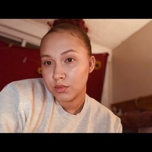 Meet your Posher, Nyia